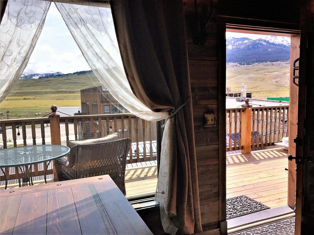 Park Hotel Yellowstone Suites Gardiner Exterior photo