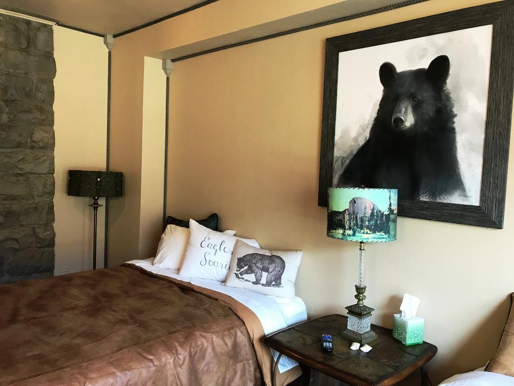 Park Hotel Yellowstone Suites Gardiner Exterior photo